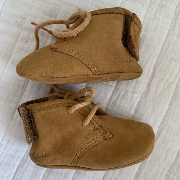 Baby booties crib shoes - Picture 3 of 5